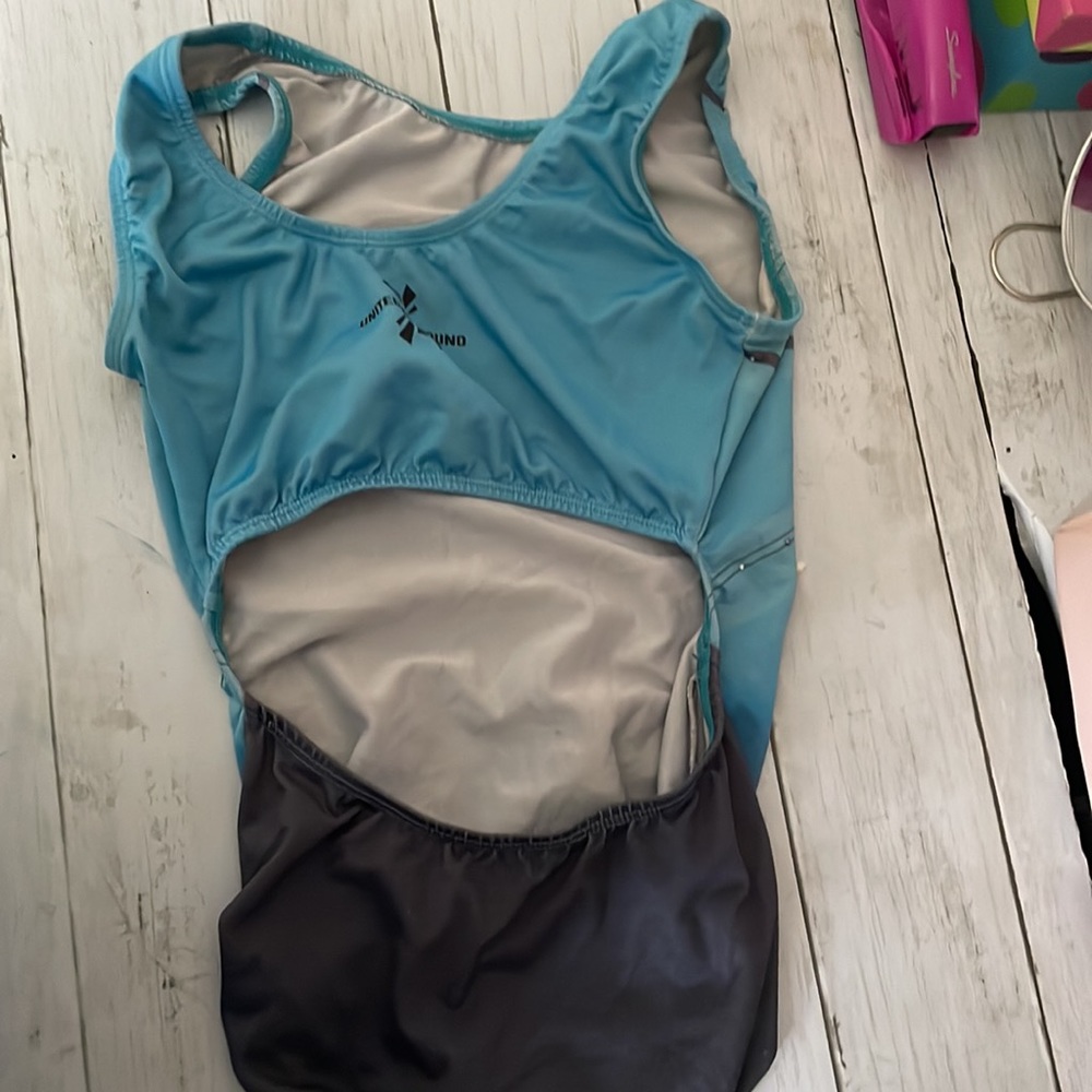2 open back leotards - Picture 4 of 4